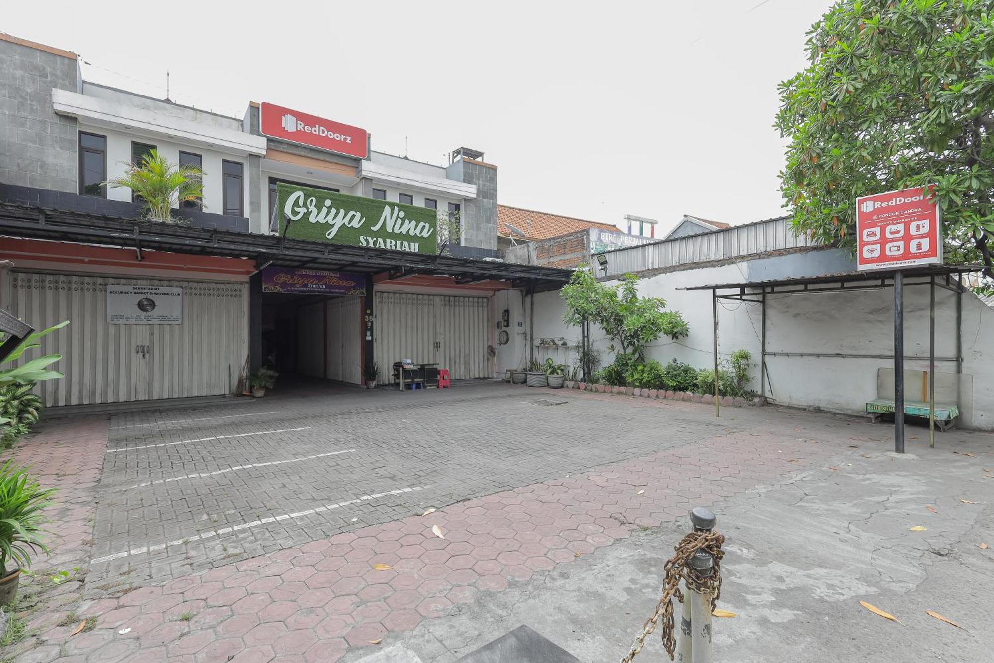Reddoorz At Pondok Candra Surabaya Exterior foto